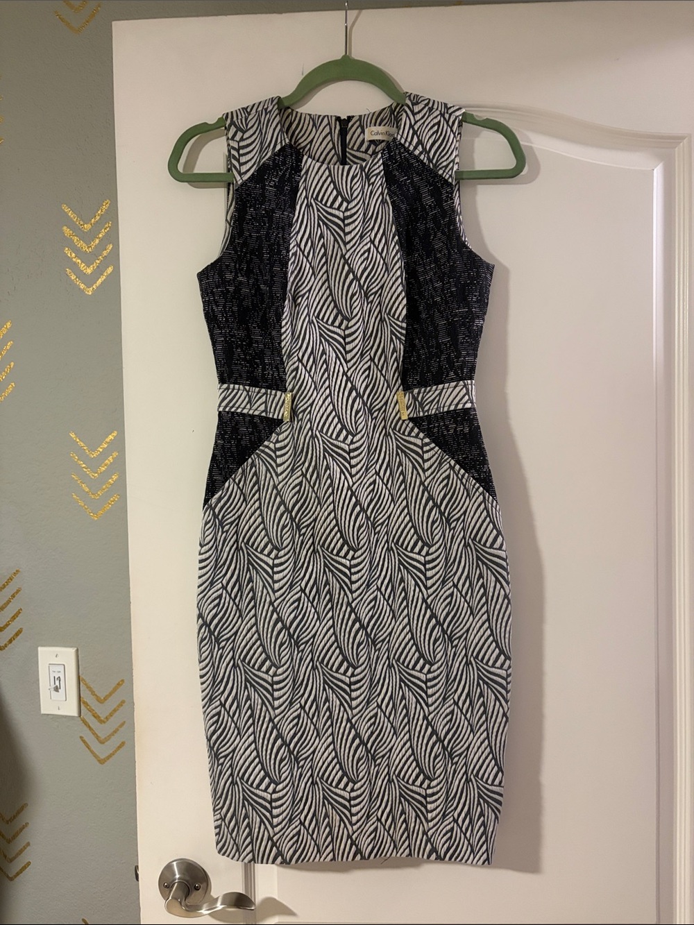 Calvin Klein Black & White Patterned Midi Sheath Dress